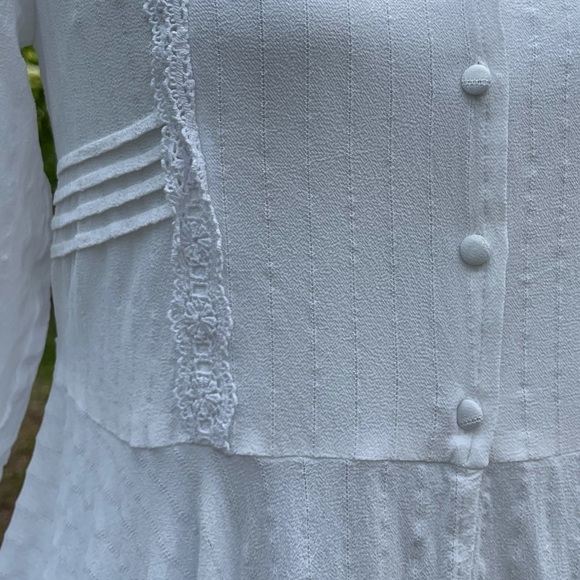 Miss Me Embroidered Chiffon Blouse. Size XS - Picture 7 of 13